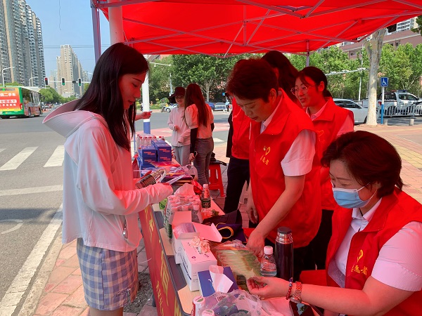 助力学子圆梦，践行国企继续  安徽248cc永利集团地产集团组织爱心助考公益运动