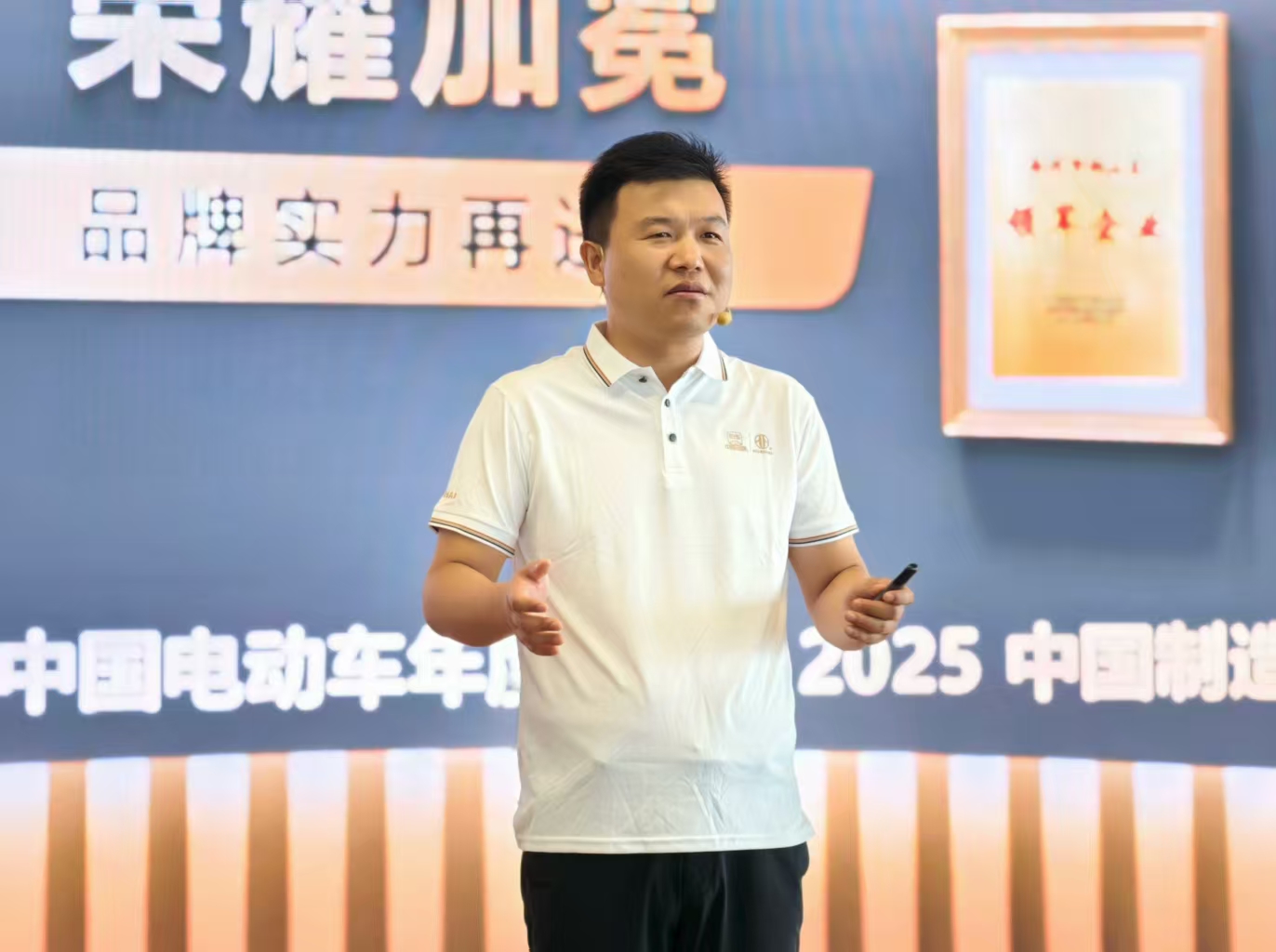 f81e0b7cdb06cc3f73d7d6729e33717a